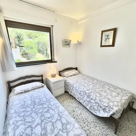 Greco Apartment Roses